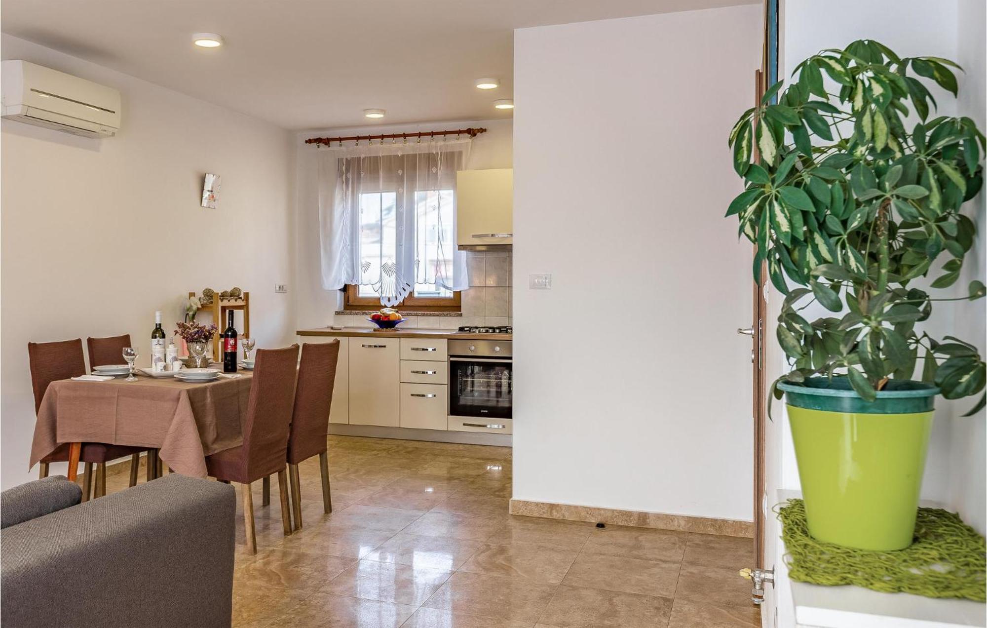 Awesome Apartment In Pula With Wifi Exterior photo